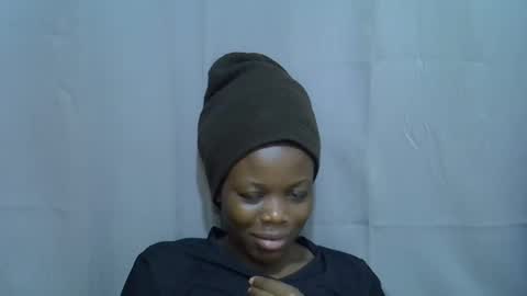petite_melan online show from 6, 10, 2025
