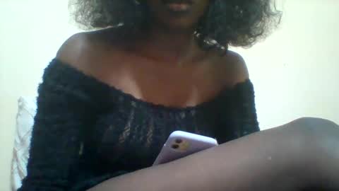 petite_princes online show from 8, 9, 2025