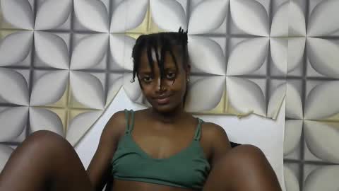 Snapshot of petite_star2 chatting on 20, 10, 2025 petite_star2 online show from 20, 10, 2025