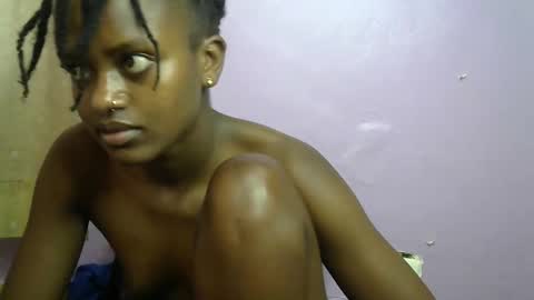 Snapshot of petite_star2 chatting on 23, 10, 2025 petite_star2 online show from 23, 10, 2025