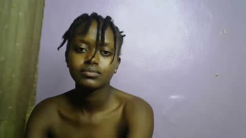 Snapshot of petite_star2 chatting on 24, 10, 2025 petite_star2 online show from 24, 10, 2025