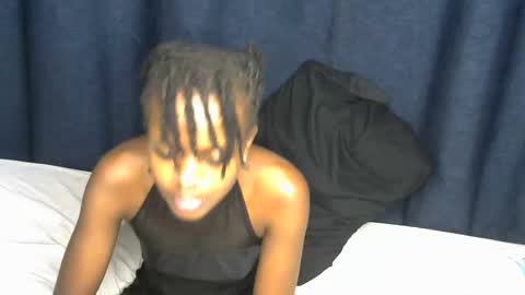 Snapshot of petite_star2 chatting on 5, 11, 2025 petite_star2 online show from 5, 11, 2025