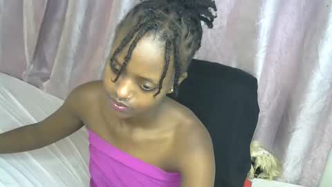 Snapshot of petite_star2 chatting on 15, 11, 2025 petite_star2 online show from 15, 11, 2025