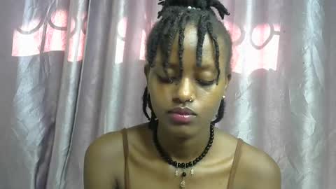 Snapshot of petite_star2 chatting on 30, 11, 2025 petite_star2 online show from 30, 11, 2025