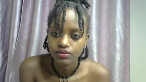 Snapshot of petite_star2 chatting on 1, 12, 2025 petite_star2 online show from 1, 12, 2025