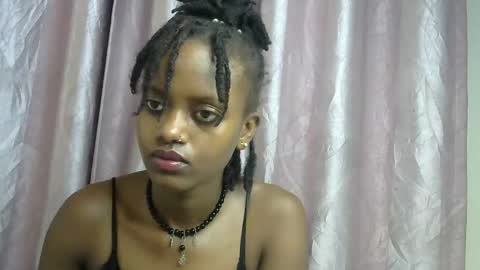 Snapshot of petite_star2 chatting on 2, 12, 2025 petite_star2 online show from 2, 12, 2025