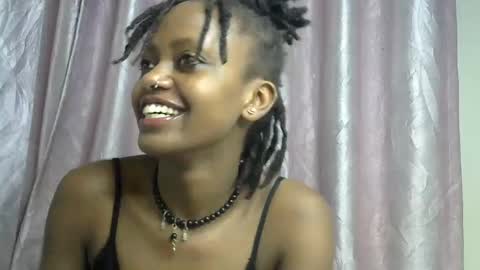 Snapshot of petite_star2 chatting on 2, 12, 2025 petite_star2 online show from 2, 12, 2025