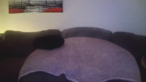 petite treat  online show from 26, 1, 2025