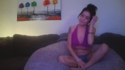 petite treat  online show from 27, 1, 2025