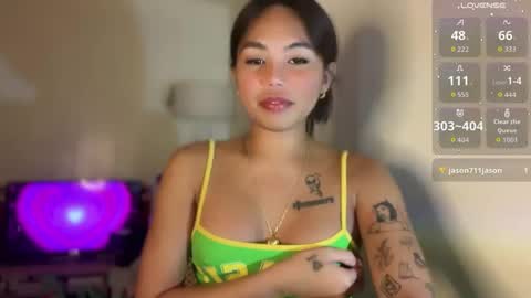 Snapshot of petitegirlx69 chatting on 26, 10, 2025 miss lisa online show from 26, 10, 2025