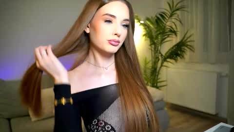 Snapshot of petitegonwiild chatting on 25, 11, 2025 Petitegonwiild online show from 25, 11, 2025