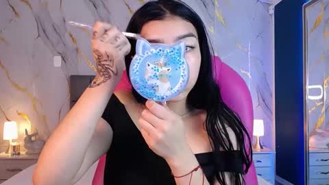 Pettit Courtny online show from 6, 3, 2025