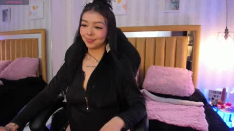 Pettit Courtny online show from 26, 9, 2025