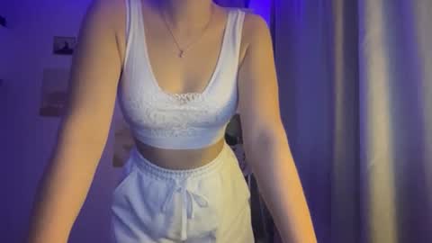 Snapshot of pettykyper chatting on 21, 10, 2025 Katie online show from 21, 10, 2025