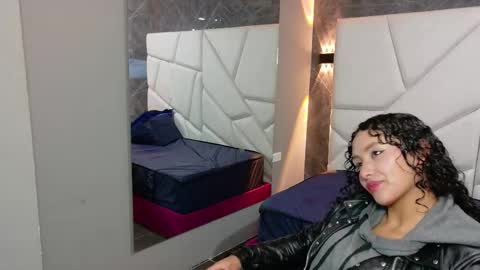 Moon  online show from 25, 10, 2025