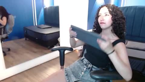 Moon  online show from 27, 10, 2025