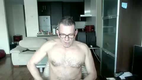 Snapshot of pg19clp4191zm chatting on 13, 11, 2025 Alex online show from 13, 11, 2025