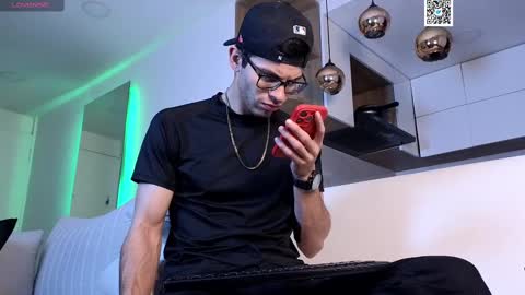 phantom_bigger1 online show from 13, 2, 2025