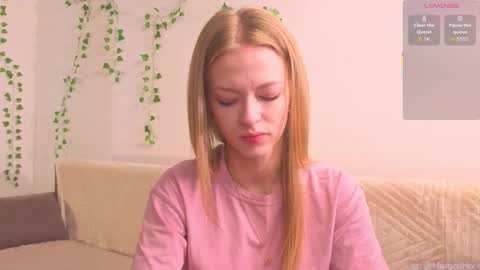 Snapshot of philippagales chatting on 26, 9, 2025 Margot call me Margot Robbie online show from 26, 9, 2025