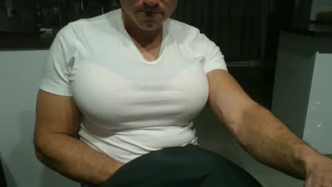 Snapshot of philouuuuu chatting on 19, 2, 2026 philouuuuu online show from 19, 2, 2026