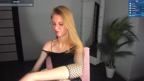 Phoebe online show from 22, 2, 2025