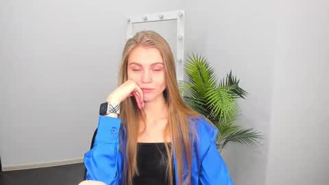 Phoebe online show from 11, 3, 2025