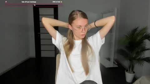 Phoebe online show from 30, 9, 2025