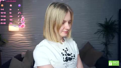 Snapshot of phyllisearney chatting on 18, 12, 2025 Hann G. Jones online show from 18, 12, 2025