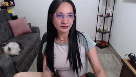 Pia  online show from 4, 2, 2025