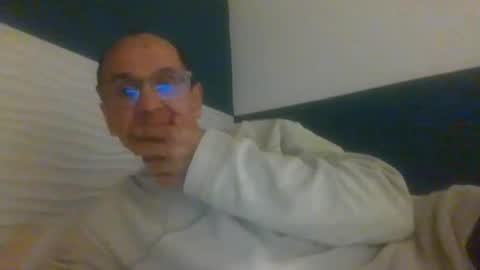 pichoun71 online show from 6, 1, 2025