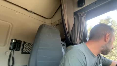 pierotu online show from 17, 9, 2025