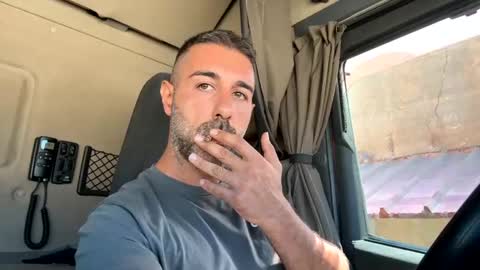 pierotu online show from 22, 9, 2025