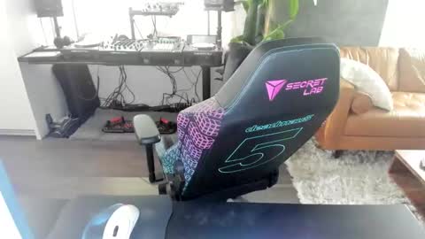 Snapshot of pierrefitch chatting on 5, 3, 2025 Pierre Fitch online show from 5, 3, 2025