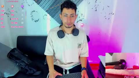 Snapshot of piggy_eddy chatting on 21, 11, 2025 Eddy Brock... Its a pleasure to talk to... online show from 21, 11, 2025