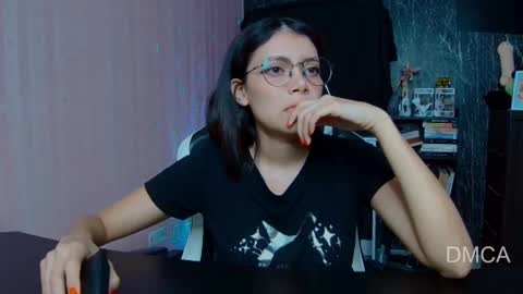 Snapshot of piixiie_d_oll chatting on 10, 11, 2025 Andrea G online show from 10, 11, 2025