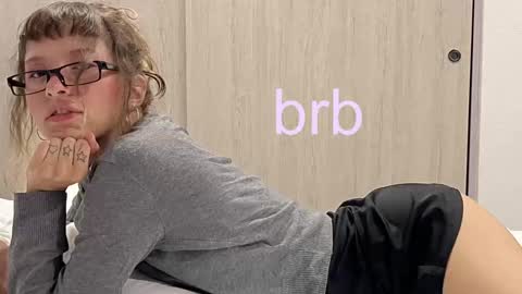 Snapshot of pikawiii chatting on 8, 2, 2025 ill be back on monday 18th of november online show from 8, 2, 2025