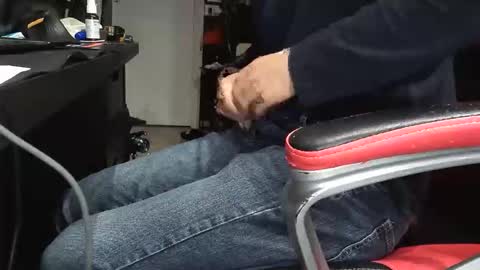 Snapshot of pils001 chatting on 23, 11, 2025 Pils online show from 23, 11, 2025