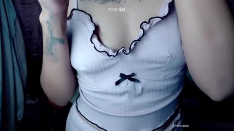 Snapshot of pinay_romancee chatting on 7, 2, 2025 pinay_romancee online show from 7, 2, 2025