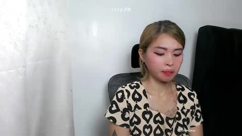 Snapshot of pinay_romancee chatting on 26, 10, 2025 pinay_romancee online show from 26, 10, 2025