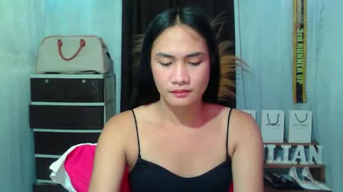Snapshot of pinaycutie_jilian chatting on 8, 11, 2025 jilian online show from 8, 11, 2025