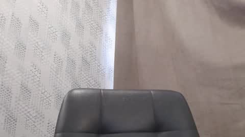       online show from 10, 2, 2025