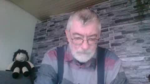 Snapshot of pinholder chatting on 1, 11, 2025 Michael online show from 1, 11, 2025