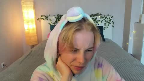 pink_lila18 online show from 9, 9, 2025