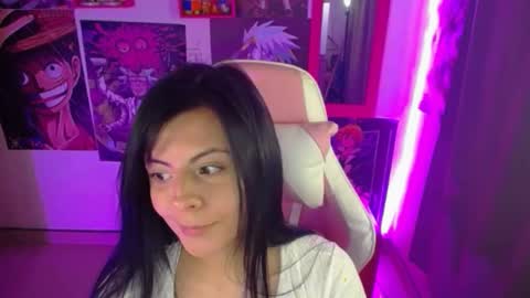 pink_yuii online show from 10, 1, 2025