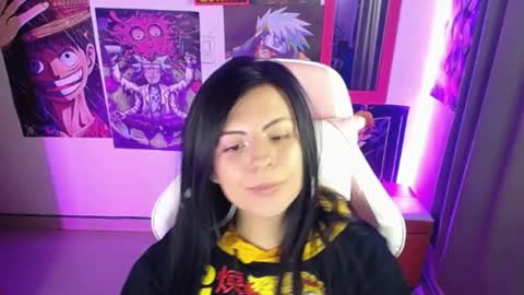pink_yuii online show from 26, 1, 2025