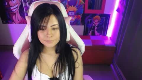 pink_yuii online show from 29, 1, 2025