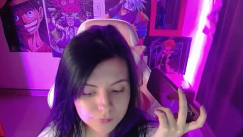 pink_yuii online show from 6, 3, 2025