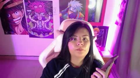 pink_yuii online show from 11, 3, 2025