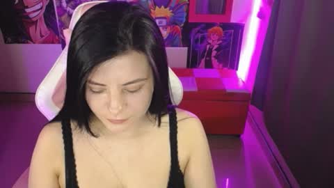 pink_yuii online show from 7, 10, 2025