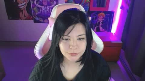 pink_yuii online show from 27, 11, 2025